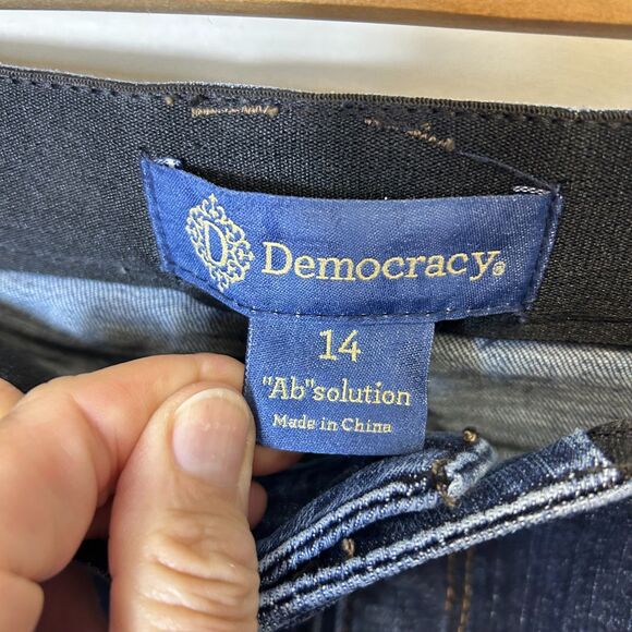 Democracy Blue Medium Wash Mid-Rise Distressed Ab-Solution Cropped Jeans Size 14 - Picture 5 of 15